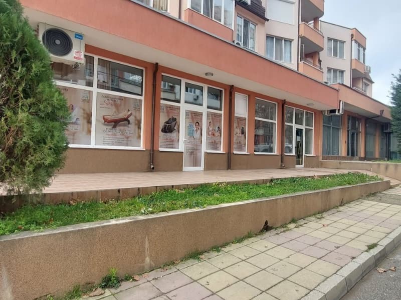 Външен изглед на салона